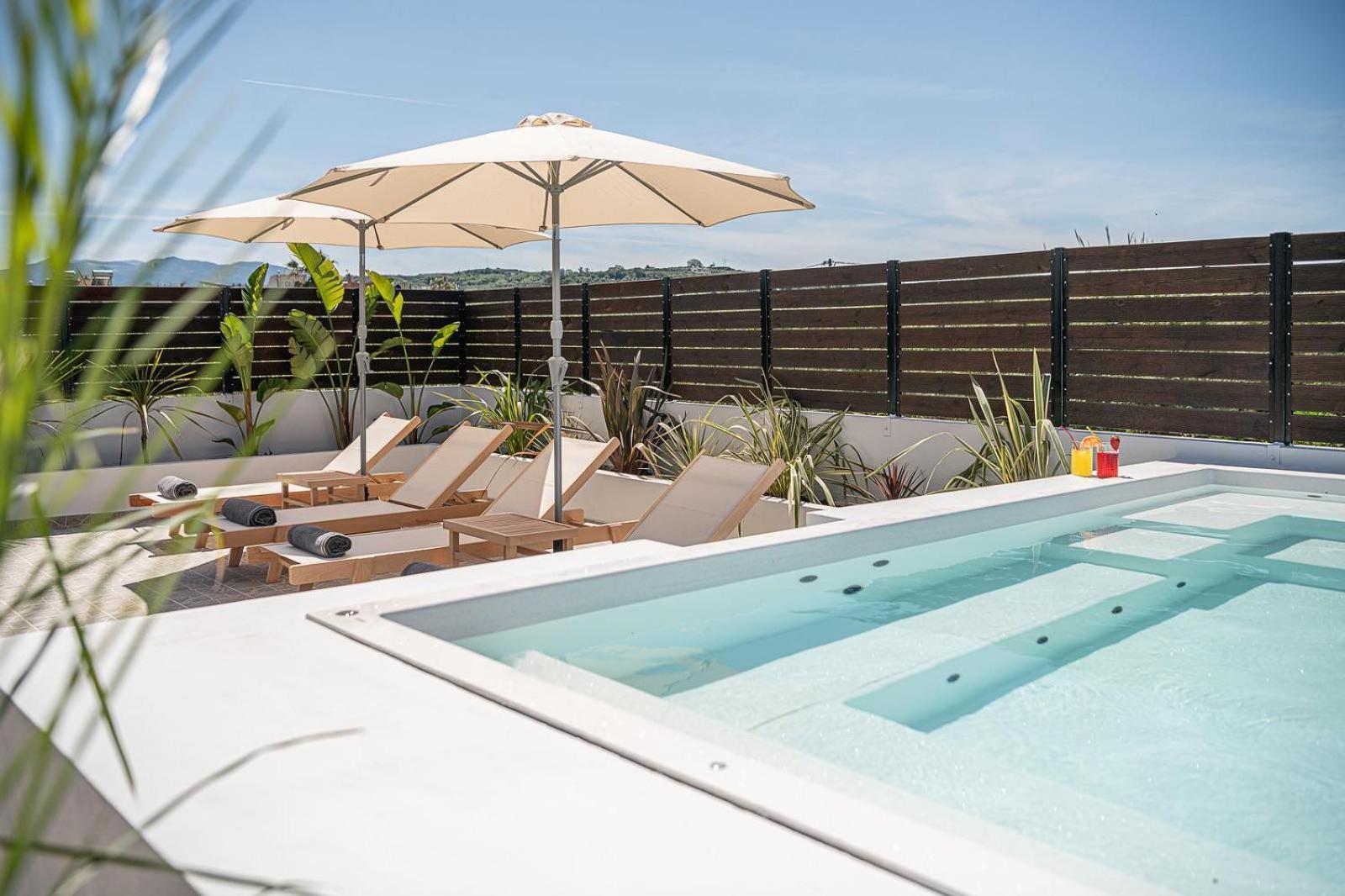 Sol Luxury Apartment - Close To The Beach With A Private Mini Pool Ханья Экстерьер фото