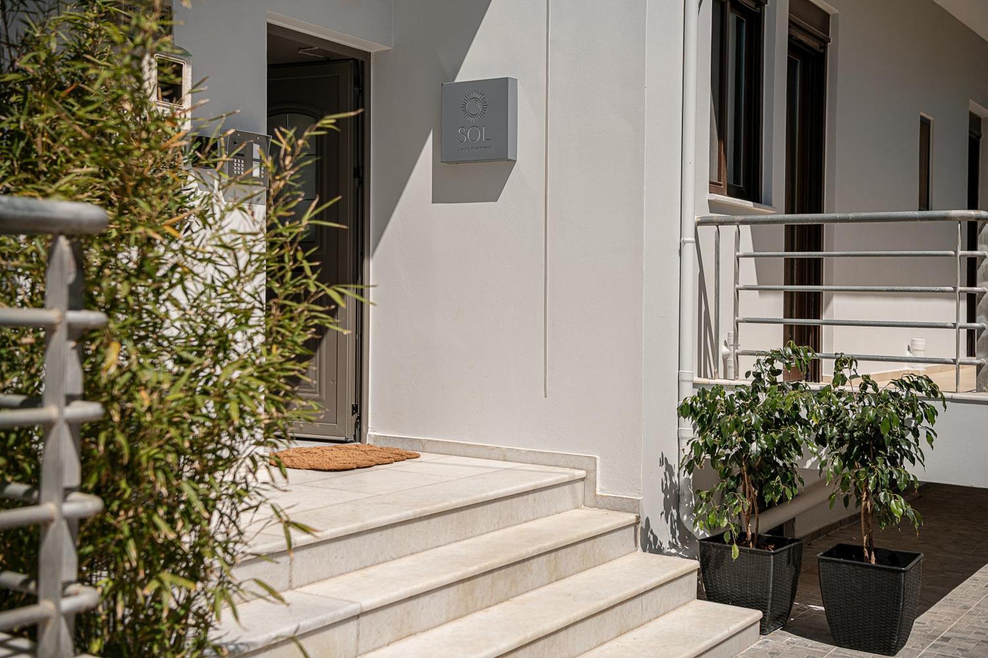 Sol Luxury Apartment - Close To The Beach With A Private Mini Pool Ханья Экстерьер фото