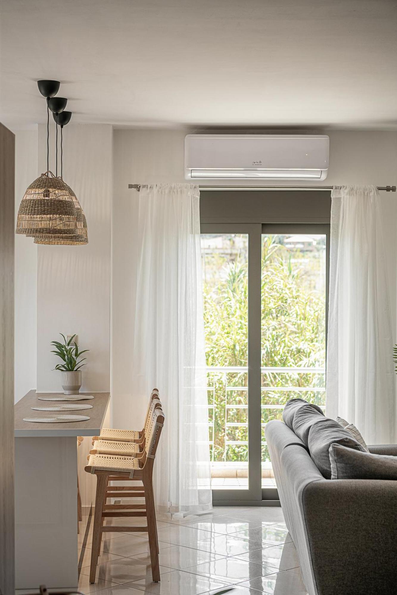 Sol Luxury Apartment - Close To The Beach With A Private Mini Pool Ханья Экстерьер фото