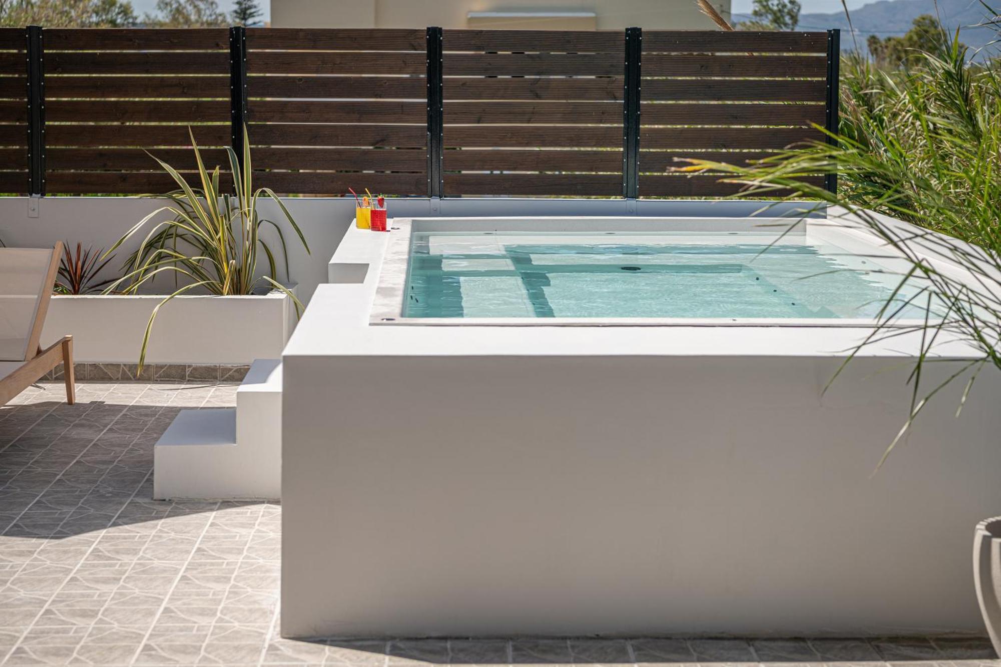 Sol Luxury Apartment - Close To The Beach With A Private Mini Pool Ханья Экстерьер фото